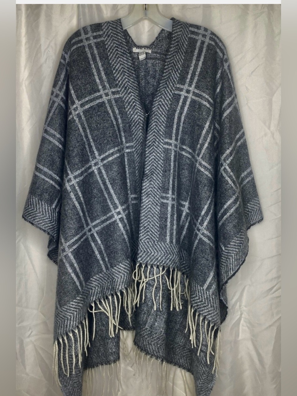 Anne Klein Tan & gray Plaid Fringe Poncho cape shawl one size
